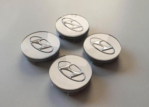 Hyundai Zilvere Naafdoppen/ Naafkappen 60mm set van 4 stuks, Auto diversen, Wieldoppen, Nieuw, Verzenden