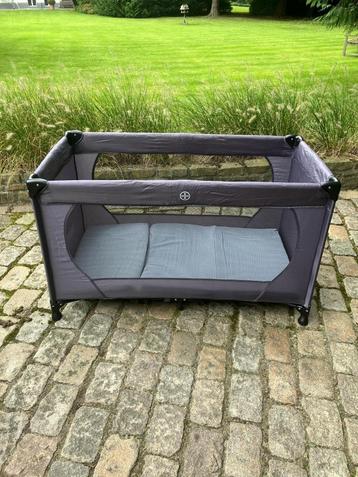 Baby reisbedje met matras beschikbaar voor biedingen