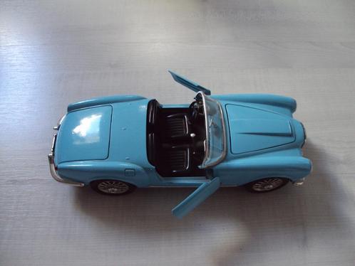 mooie lichtblauwe lancia aurella B24 spider 1/18, Collections, Marques automobiles, Motos & Formules 1, Comme neuf, Voitures, Enlèvement ou Envoi