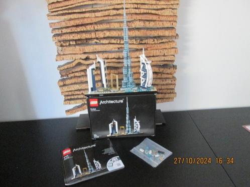 Lego set 21052 Dubai, Kinderen en Baby's, Speelgoed | Duplo en Lego, Zo goed als nieuw, Lego, Complete set, Ophalen of Verzenden