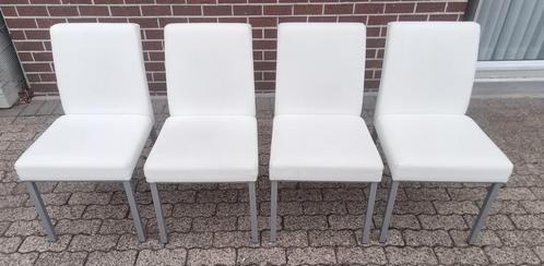 Gebroken wit lederen stoelen ( gereinigd en gevoed), Huis en Inrichting, Stoelen, Gebruikt, Wit, Ophalen