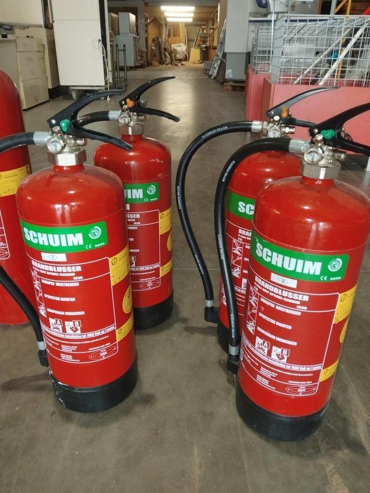 Schuim Brandblussers en slanghaspel, Huis en Inrichting, Brandblussers en Brandkasten, Zo goed als nieuw, Brandblusser, Ophalen