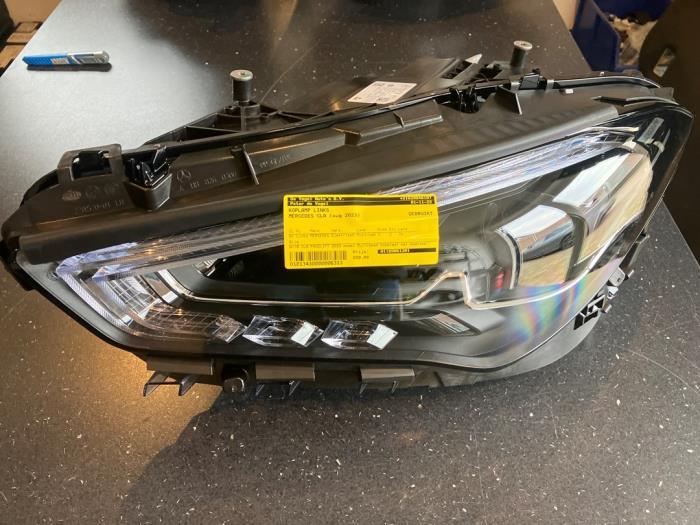 Phare gauche d'un Mercedes CLA, Autos : Pièces & Accessoires, Éclairage, Mercedes-Benz, Utilisé, 3 mois de garantie, Enlèvement ou Envoi