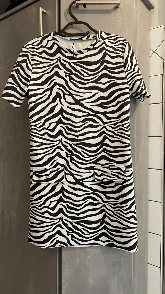 Nieuwe ZARA zebra zwart-witte jurk S, Overige kleuren, Zara, Nieuw, Ophalen of Verzenden