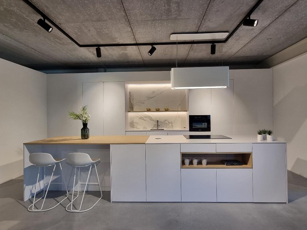 Toonzaalkeuken aan zeer grote korting, Ophalen, Gebruikt, Wit, Overige typen