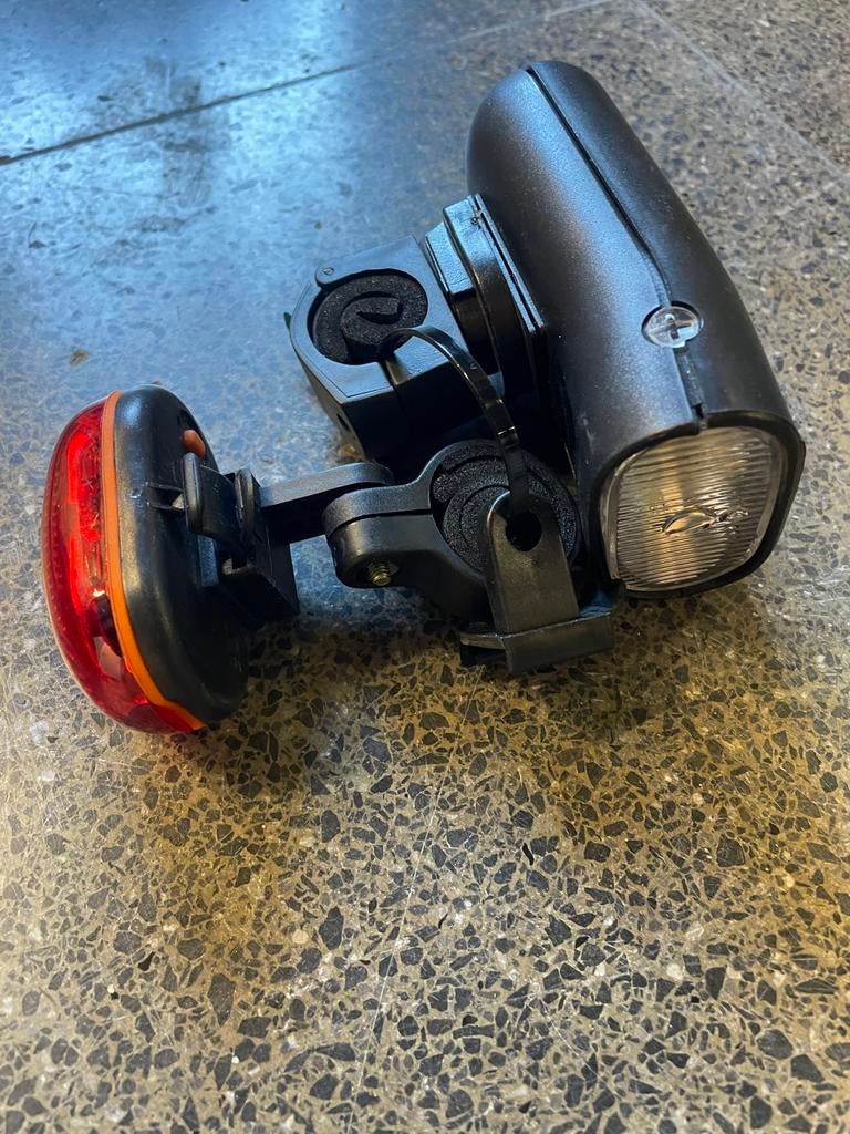 Gratis lichten voor fiets, Ophalen, Zo goed als nieuw