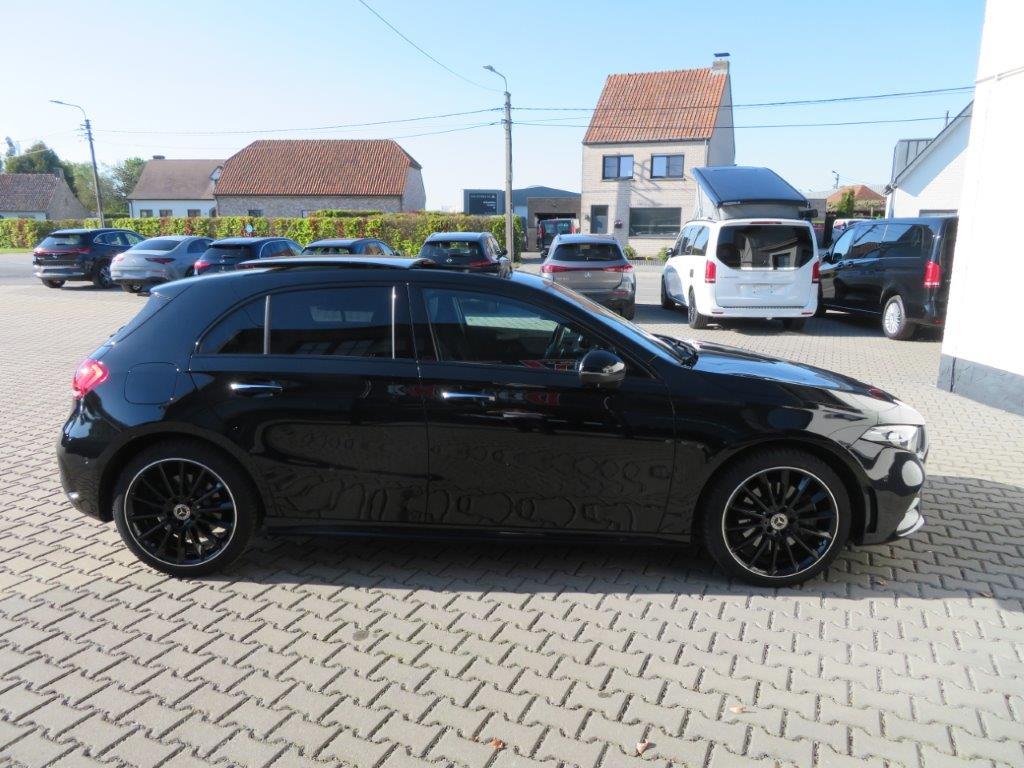 Mercedes-Benz A-CLASS 250 Amg-Pack (bj 2022, automaat), Auto's, Automaat, 4 cilinders, Zwart, Leder