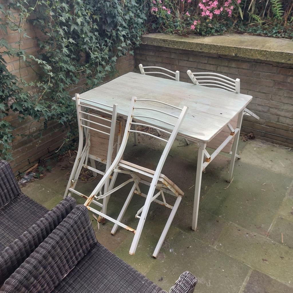 Table jardin pliante + 4 chaises pliantes
