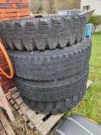 Oude banden van bouwkraan, Ophalen