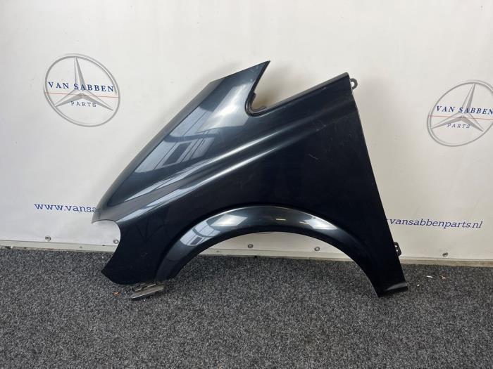 Scherm links-voor van een Mercedes Viano (XXX), Auto-onderdelen, Carrosserie, Mercedes-Benz, Gebruikt, 3 maanden garantie