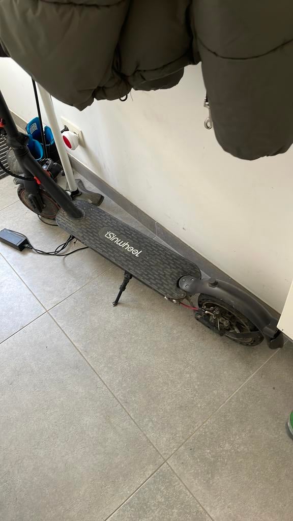 Isinwheel step, Fietsen en Brommers, Steps, Ophalen, Zo goed als nieuw, Elektrische step (E-scooter)