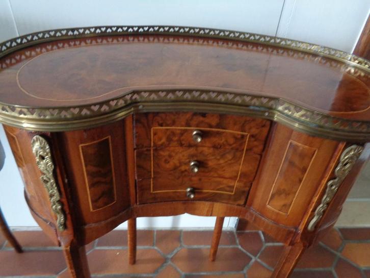 Belle commode ancienne de style Empire Français (18e siècle), Antiquités & Art, Antiquités | Meubles | Armoires, Enlèvement