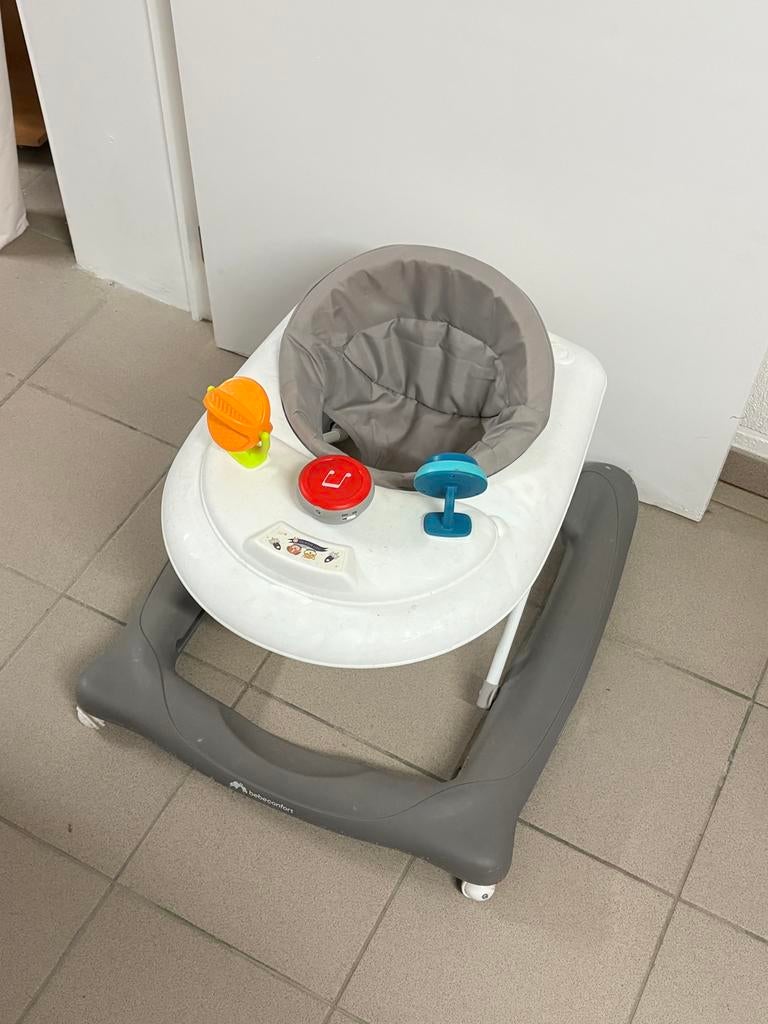 Trotteur bébé, Enfants & Bébés, Enlèvement, Comme neuf