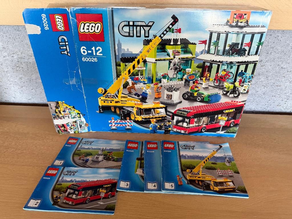 60026 Town Square, Kinderen en Baby's, Speelgoed | Duplo en Lego, Zo goed als nieuw, Lego, Complete set, Compleet, Inclusief accessoires