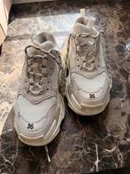 Balenciaga triple s sneaker, Kleding | Dames, Schoenen, Ophalen, Zo goed als nieuw, Sneakers