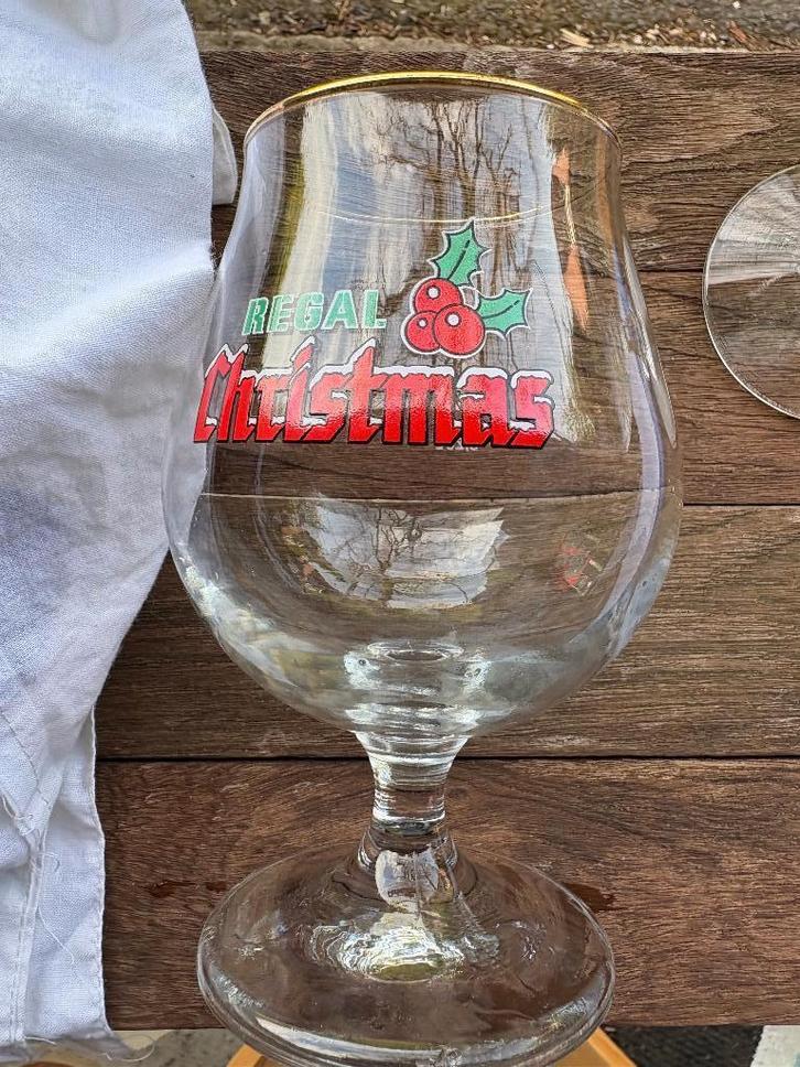 Regal Christmas, Verzamelen, Biermerken, Gebruikt, Glas of Glazen, Overige merken, Ophalen of Verzenden