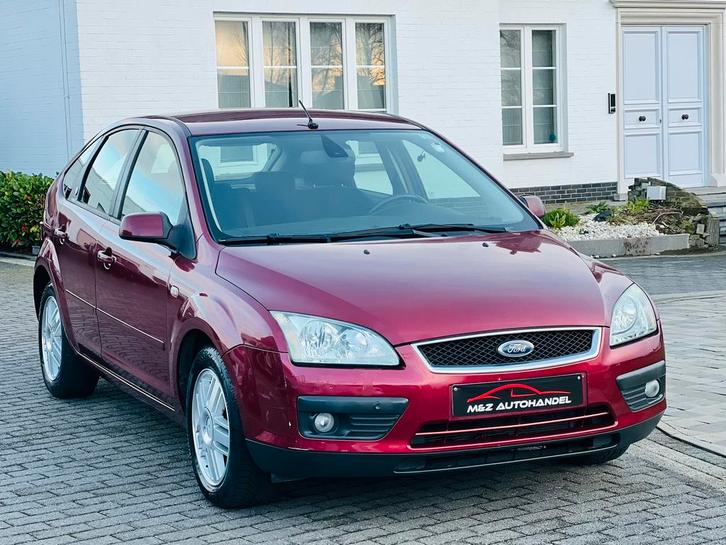 Ford Focus 1.6i * BENZINE * 92.000 Km * AUTOMAAT * CARPLAY, Auto's, Ford, Bedrijf, Te koop, Focus, Apple Carplay, Benzine, Euro 4