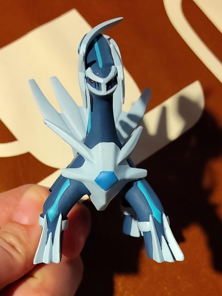 Pokemon poppetjes munten en pins, Verzamelen, Ophalen, Zo goed als nieuw