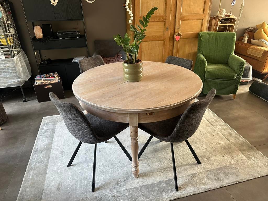 4 eetkamerstoelen juntoo, Ophalen, Zo goed als nieuw