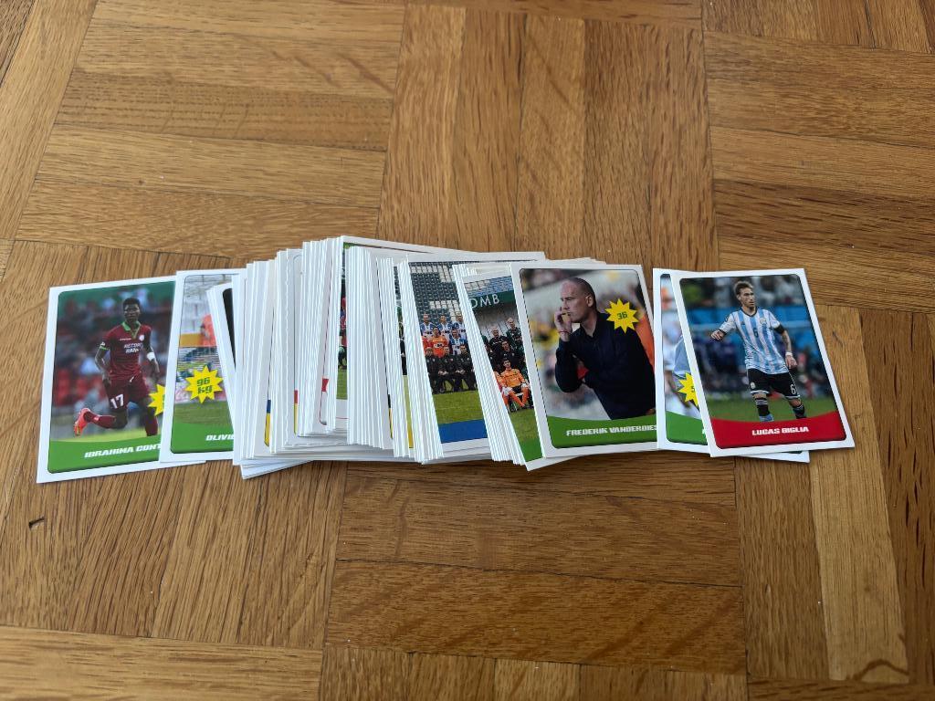 Panini Football Pro League 2015-100 stickers, Verzamelen, Ophalen of Verzenden, Gebruikt, Poster, Plaatje of Sticker