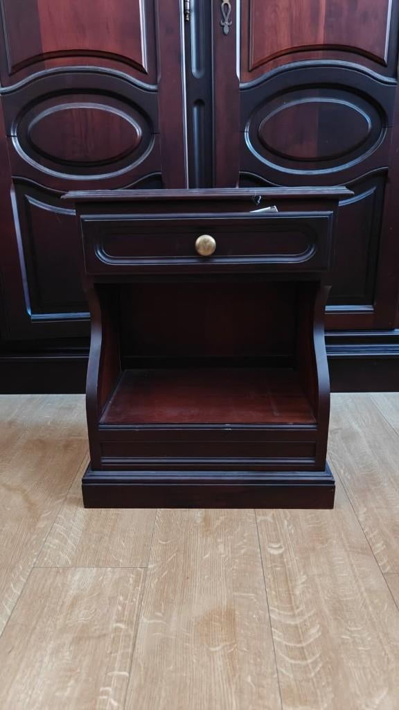 2 Nachtkastjes Kersenhout, Huis en Inrichting, Ophalen, Gebruikt, 55 tot 70 cm, 45 tot 65 cm