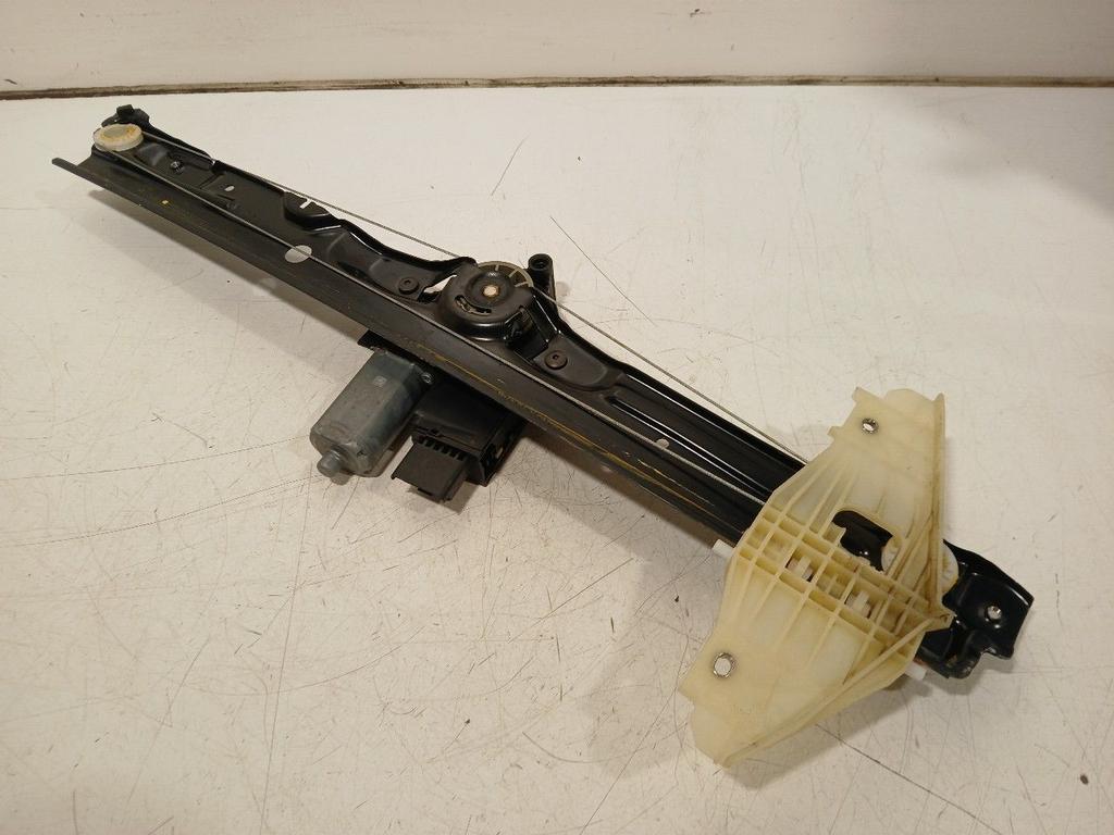 Raammechaniek elektrisch rechts voor Opel Vivaro, Onderdelen@venauto.nl, Van der Ven Autorecycling B.V., Ettenseweg 76, 4706 PB Roosendaal, The Netherlands