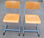 2 jolies anciennes chaises d'école rétro empilables, Antiquités & Art, Enlèvement