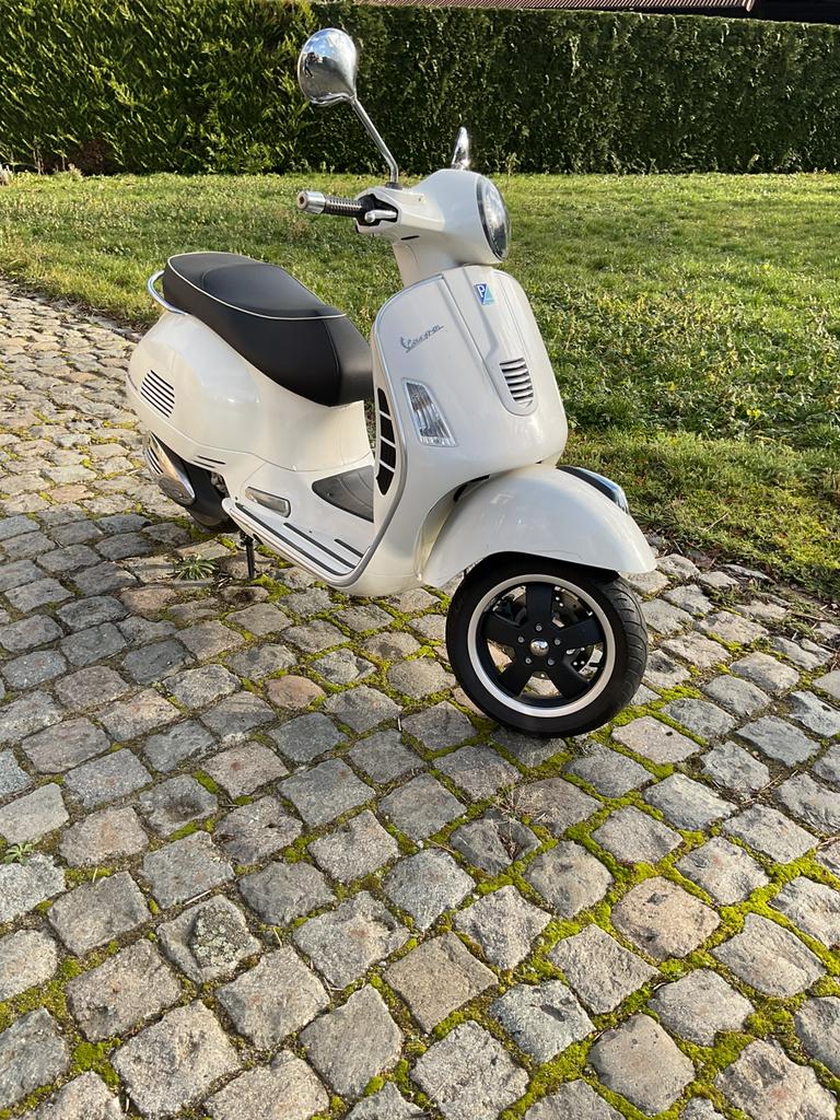 Vespa GTS 300 IE à vendre, Autres modèles, 300 cm³, Comme neuf, Classe B (45 km/h)