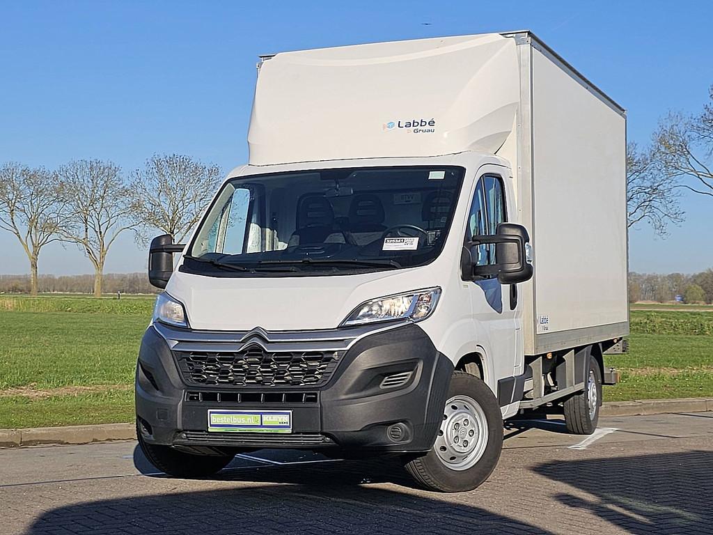 Citroën Jumper 2.2 BlueHDi 165 L2H2 3.5t bakwagen laadklep, Voorwielaandrijving, 1935 kg, Gebruikt, 165 pk