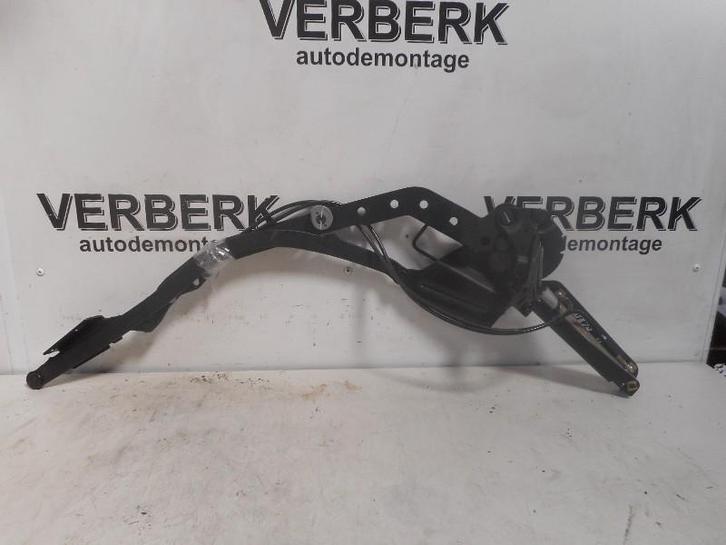 CABRIODAK SCHARNIER rechts Peugeot 206 CC (2D), Auto-onderdelen, Overige Auto-onderdelen, Peugeot, Gebruikt