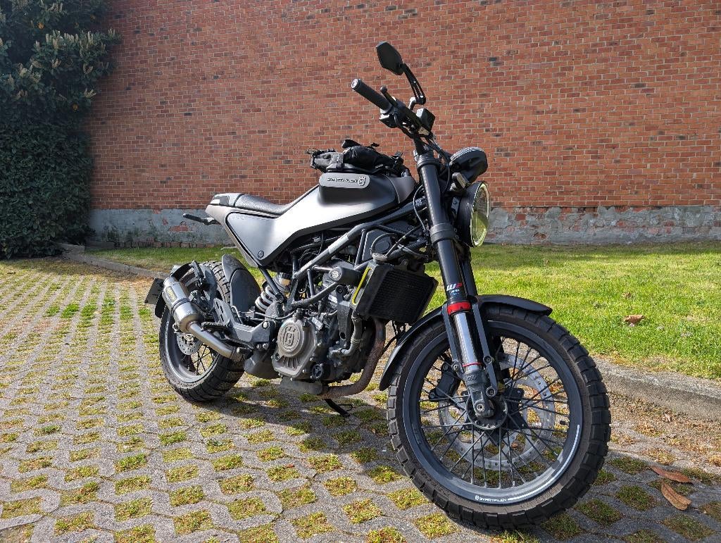 Husqvarna Svartpilen 125 + upgrades, Motos, Motos | Husqvarna, Occasion, Permis Moto A1 minimum, Particulier, Éclairage LED