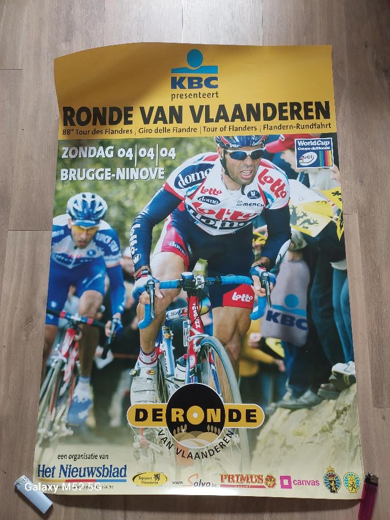 ronde van vlaanderen affiche goede staat 04/04/04, Rechthoekig Staand, Deurposter of groter, Ophalen of Verzenden, Zo goed als nieuw