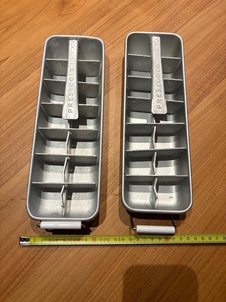 ijsblokjes bakjes aluminium jaren 50 25€  2 stuks, Ophalen of Verzenden