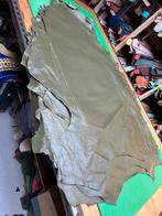 Soldaat groen kalfs huiden 1-1,1 mm dikte soepel&glad A-2-4, Hobby en Vrije tijd, Ophalen of Verzenden, Zo goed als nieuw, Groen