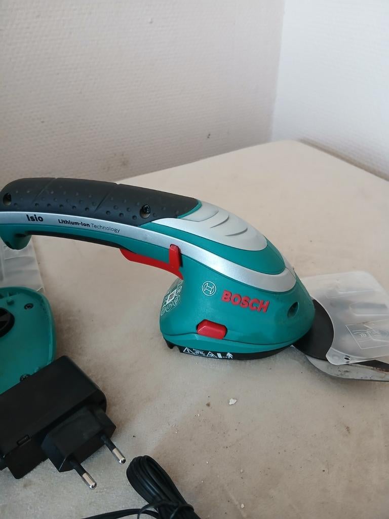 Debrousailleuse Bosch portatif, Jardin & Terrasse