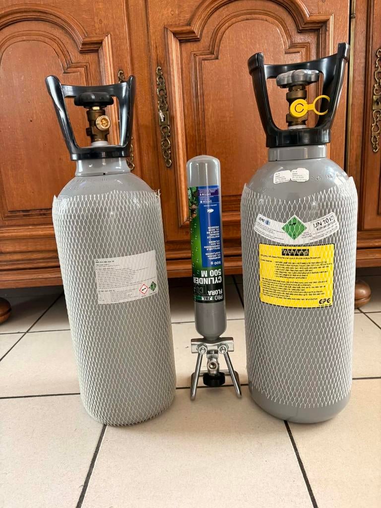 Co2 flessen voor aquarium en manometers van het merk JBL, Ophalen