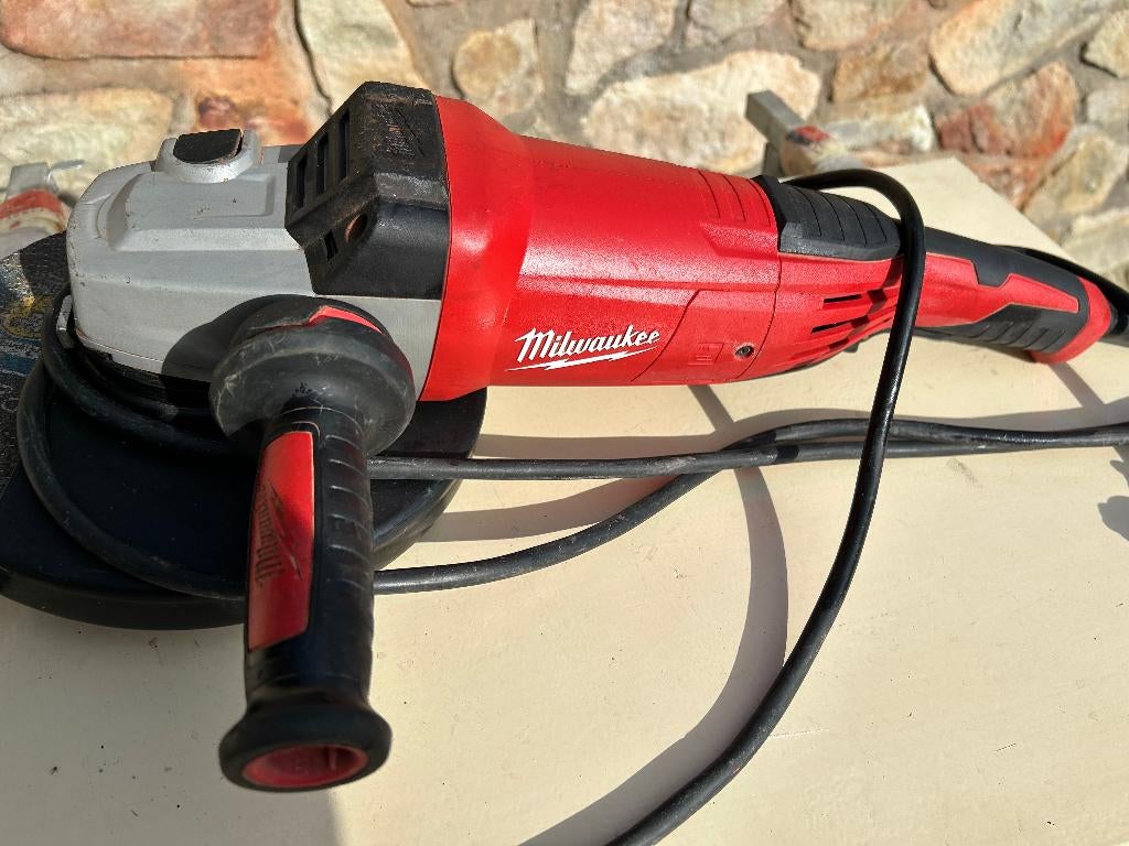 Milwaukee slijpmachine, Ophalen, Zo goed als nieuw, 700 tot 1000 watt, Rechte handslijpmachine