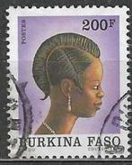 Burkina Faso 1991 - Yvert 837 - Burkinees hoofdkapsel (ST), Verzenden, Gestempeld