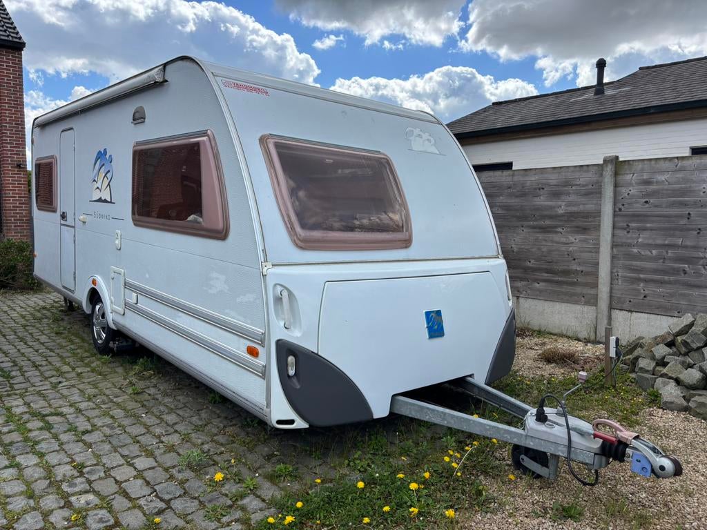 Knaus Südwind – Airco, Mover, Luifel & Stapelbed, Caravanes & Camping, Caravanes, Particulier, jusqu'à 5, 1250 - 1500 kg, Banquette en rond