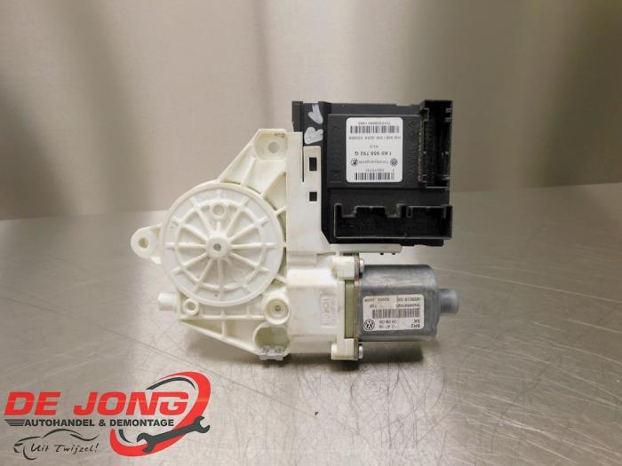 Moteur de vitre portière d'un Volkswagen Tiguan, Volkswagen, -, 3 mois de garantie, Utilisé
