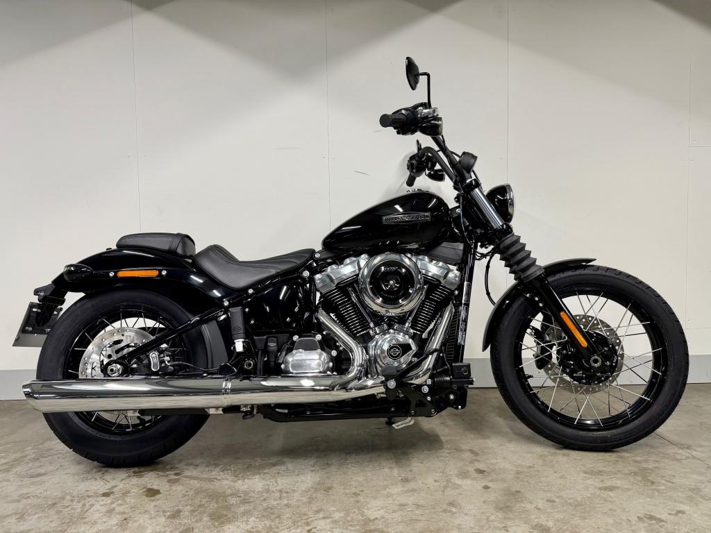 Harley-Davidson SOFTAIL FXBB STREET BOB, Motos, Via Galileo Galilei 1
30033   Noale, IT, Plus de 35 kW, Nfopiaggiogroup@piaggio.com