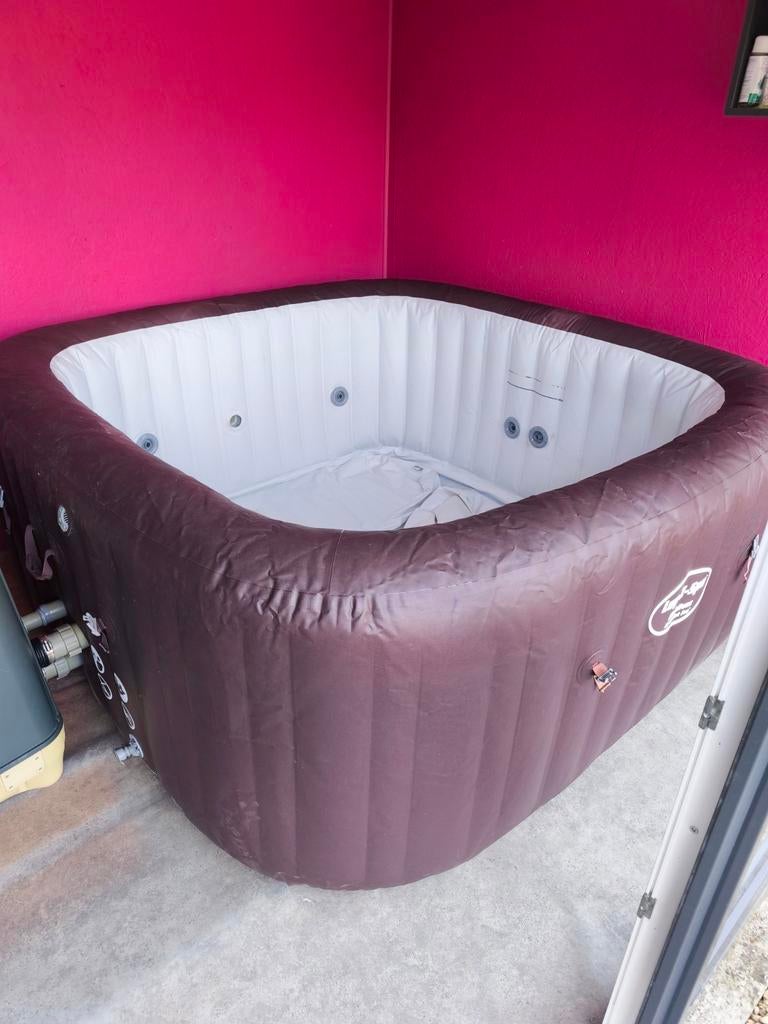 Jacuzzi Lay z Spa Malediven, Ophalen