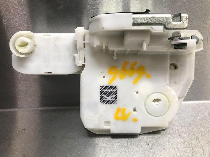 PORTIERSTANGEN LINKS VOOR Mitsubishi ASX (01-2010/03-2023), Auto-onderdelen, Overige Auto-onderdelen, Mitsubishi, Gebruikt