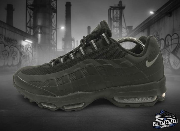 Nike Air Max 95 Ultra 'Black Caution' EU42.5 2024, Kleding | Heren, Schoenen, Zo goed als nieuw, Sneakers, Zwart, Ophalen of Verzenden