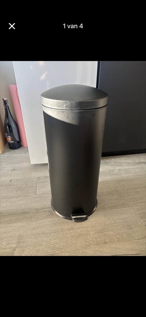 Vuilbak Leenbakker, Ophalen, Zo goed als nieuw