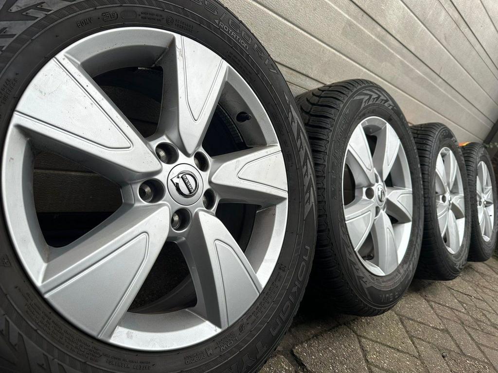 17 inch Volvo XC40 XC70 XC60 EX40 C40 velgen winterbanden, Auto-onderdelen, Gebruikt, -, -, Banden en Velgen