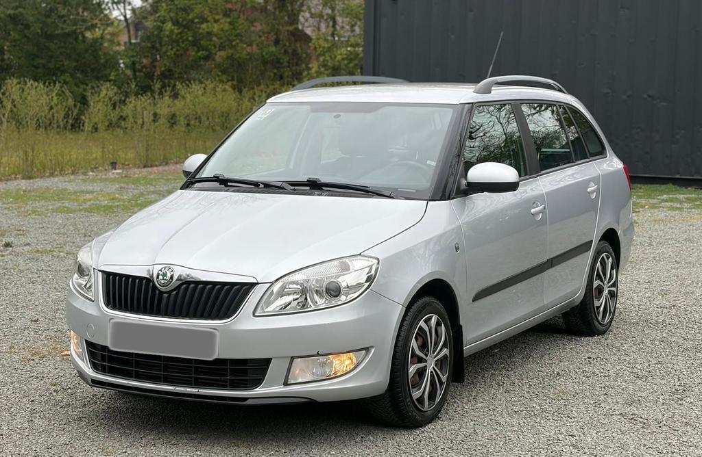 Skoda Fabia Break 1.2 diesel/euro 5/1er propriétaire, Autos, Euro 5, Achat, Boîte manuelle, Entretenue par le concessionnaire