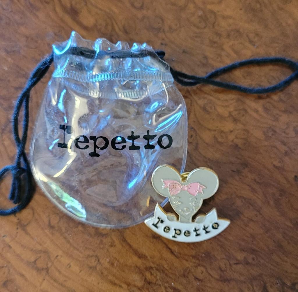 vintage ballet rat repetto +pins, Ophalen of Verzenden, Zo goed als nieuw, Sport, Speldje of Pin