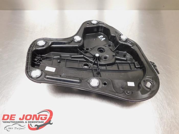 Mécanique vitre 4portes arrière droite d'un Volkswagen Gol, Volkswagen, -, 3 mois de garantie, Utilisé