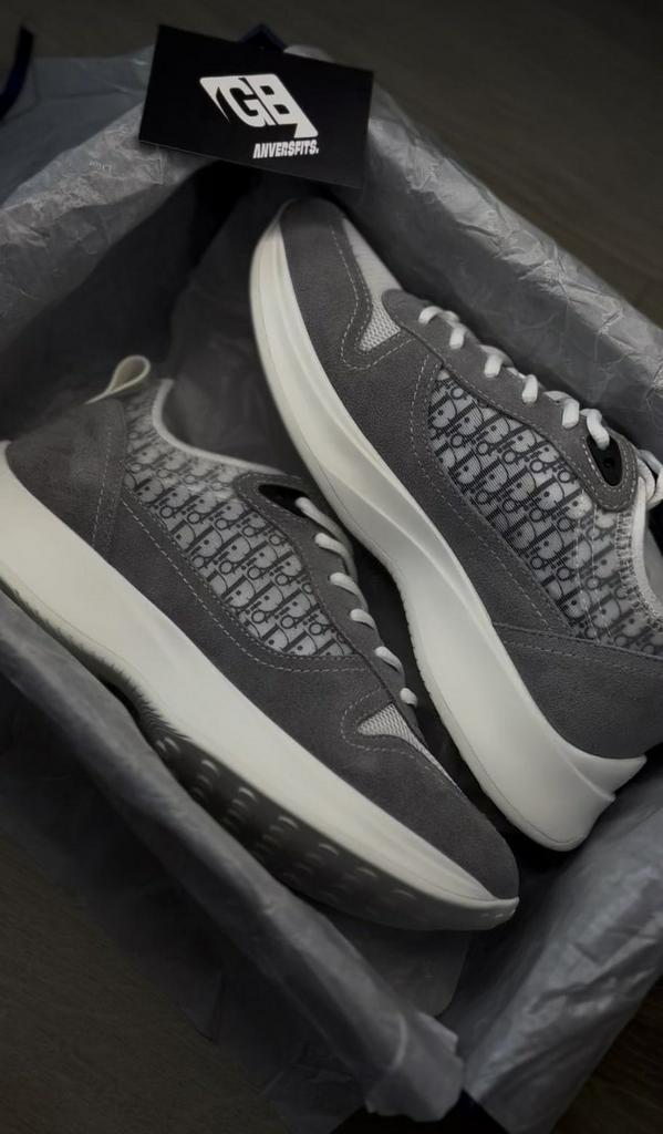 Dior - Prada taille 42 uniquement !, Enlèvement ou Envoi, Neuf